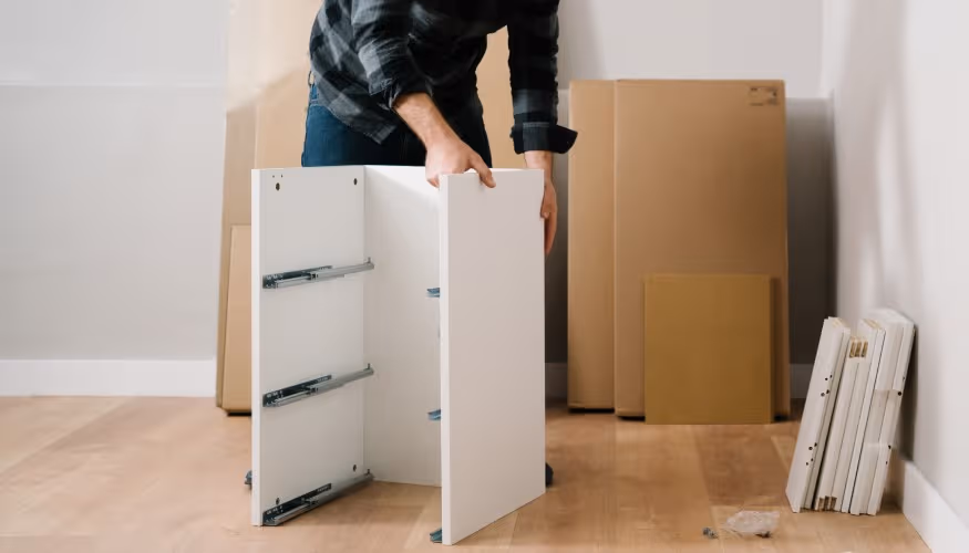 معلم نجار بمكة